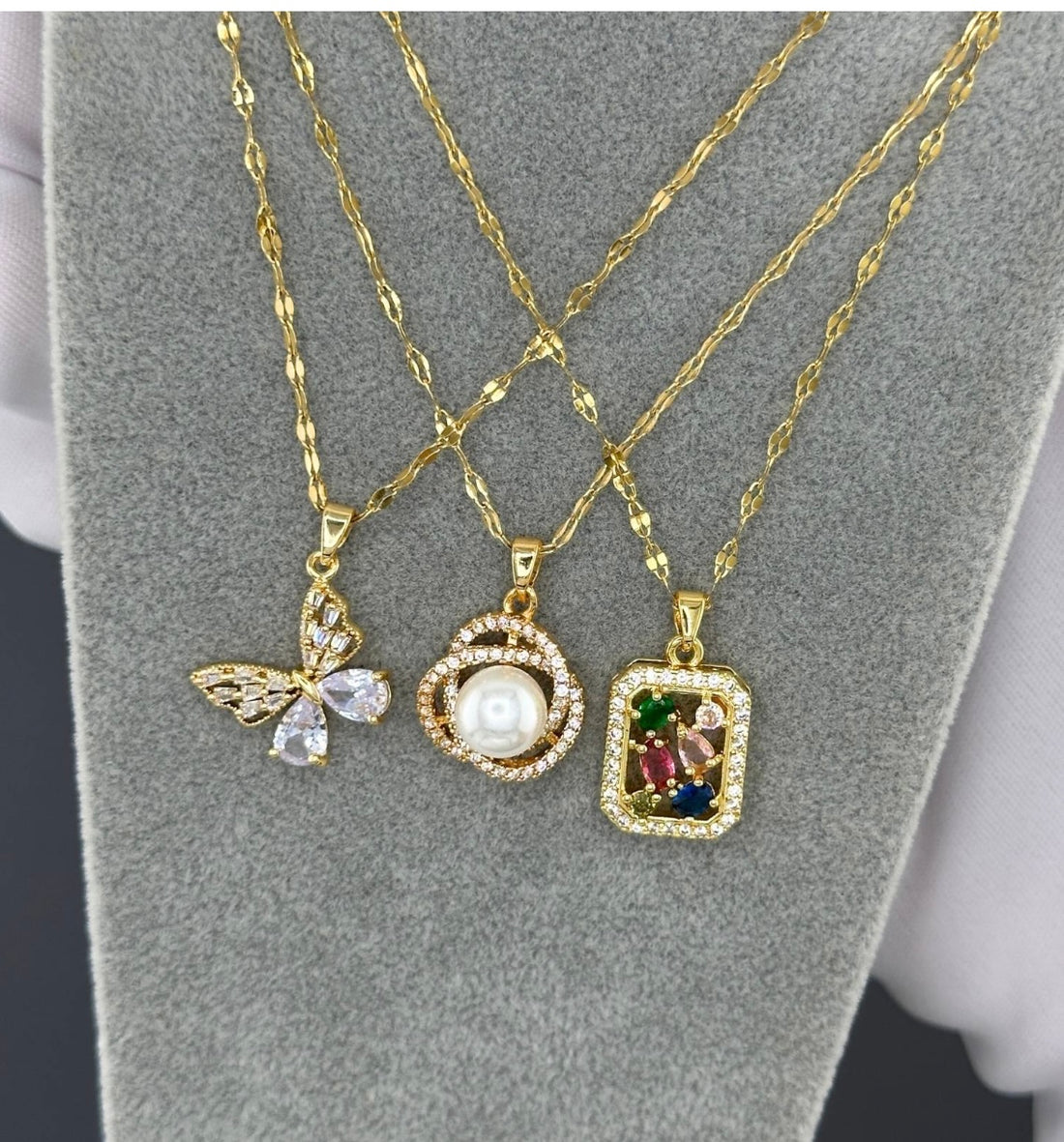 BUTTERFLY 18k GOLD-PLATED BRASS NECKLACE - CRYSTALLIC